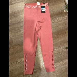 Nike, Medium, Pink/Mauve color